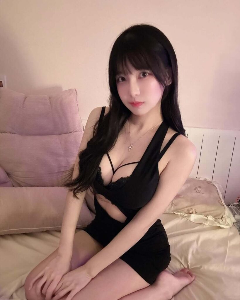 singapore escort girl elegant dinner date companio