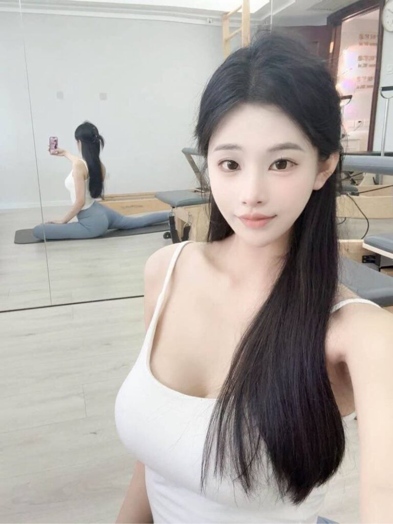 singapore escort luxury hotel meeting